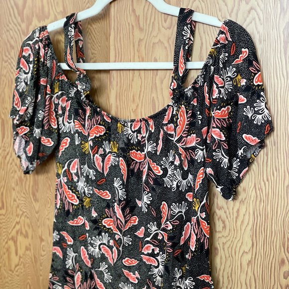 H&M Floral Off the shoulder top - Picture 2 of 2